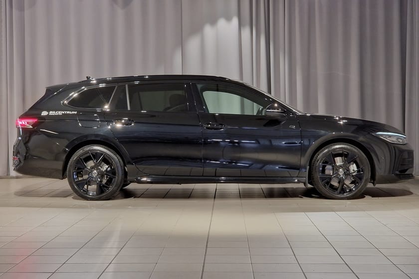Bild 2 av Volkswagen Passat Variant eHybrid R-line | Drag | Pano | Navi | H&K | 360 vy