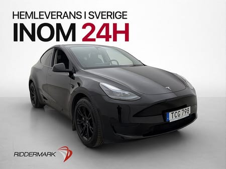 Tesla Model Y Standard Range RWD 1 Brukare Moms Drag Skinn Pano