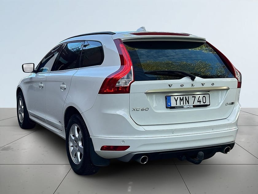 Bild 5 av Volvo XC60 D4 AWD R-Design/Drag/SoV-Däck/MoK/D-värm/B-Kamera/Pano