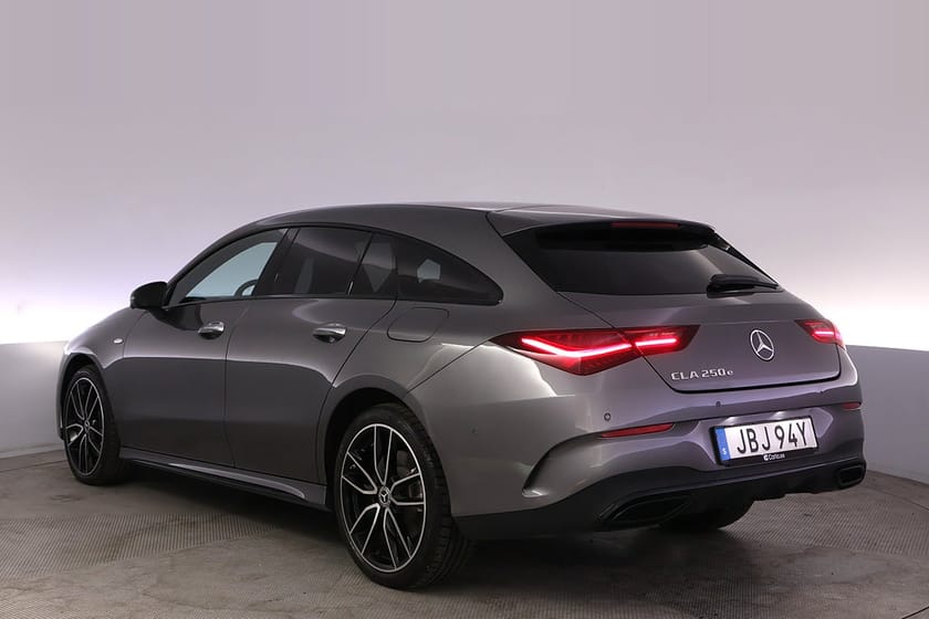 Bild 4 av Mercedes-Benz CLA 250 e Shooting Brake AMG 360 Burmester BSM