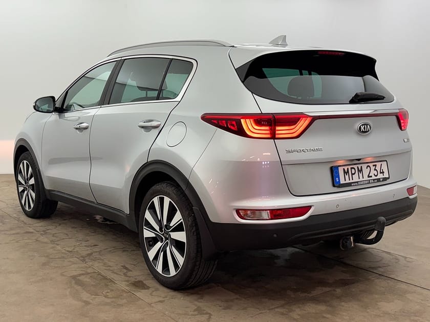 Bild 4 av Kia Sportage 1.7 CRDi Special Edition JBL Kamera Navi Drag Skinn