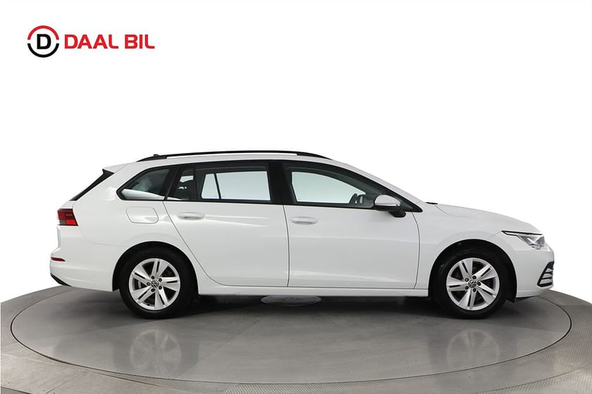 Bild 5 av Volkswagen Golf Sportscombi 1.5 eTSI 131HK COCKPIT P-SENS 3ZON ACC