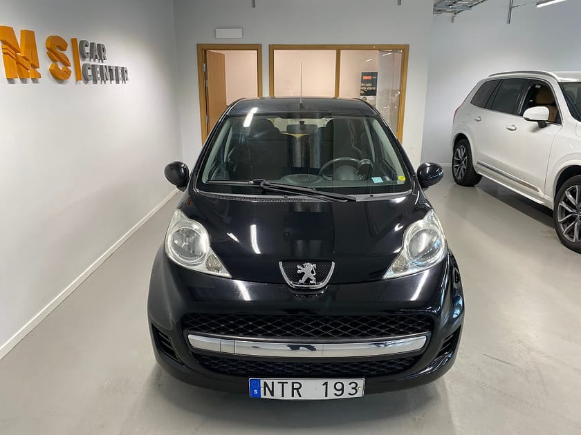 Bild 2 av Peugeot 107 5-dörrar 1.0 Lågmil Nybes Nyserv En brukare
