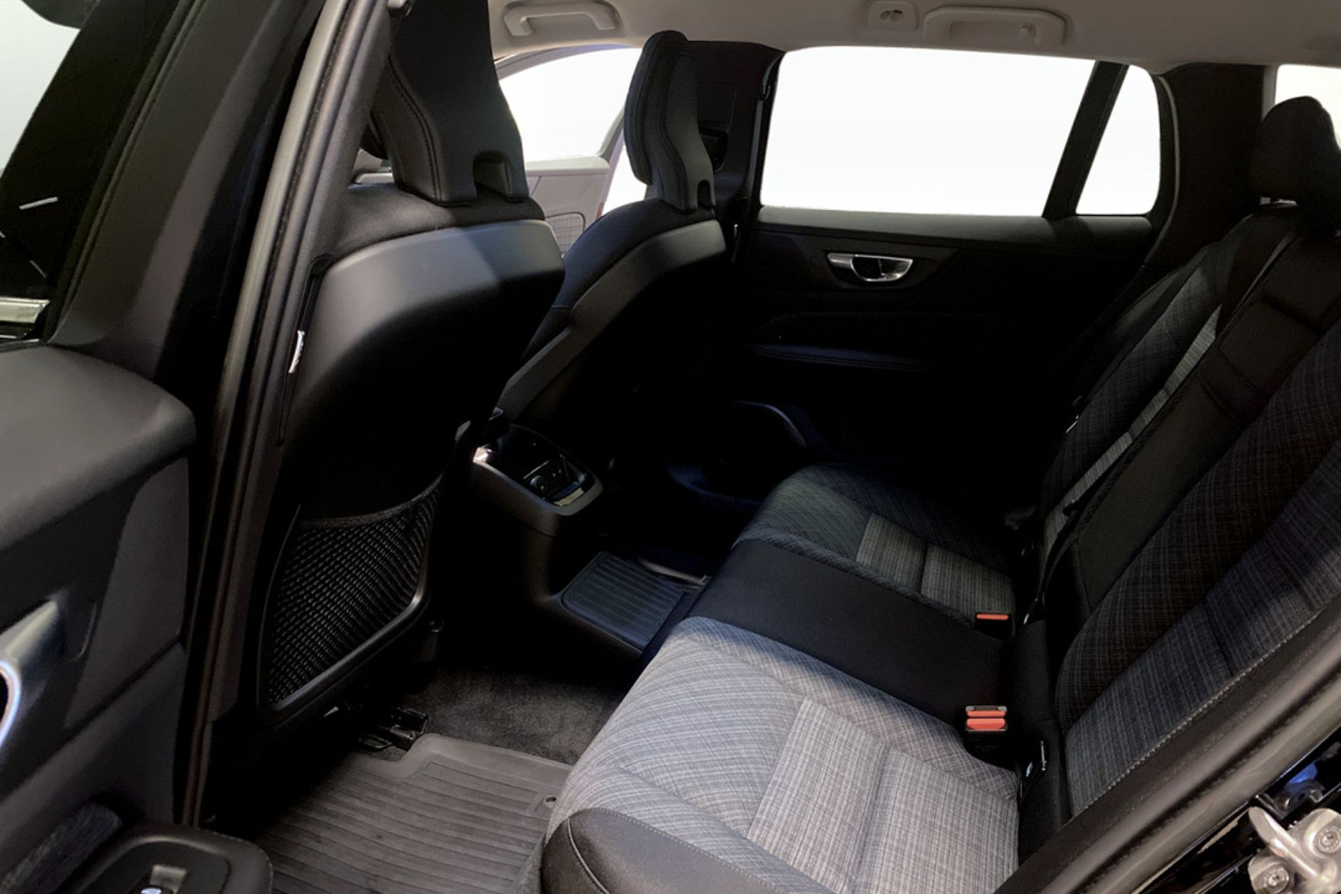 Volvo V60 Recharge T6 AWD 2023, bild 6/10