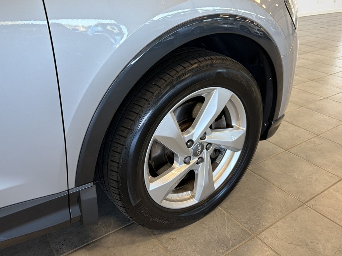 Audi Audi Q3 40 TFSI quattro — bild 3
