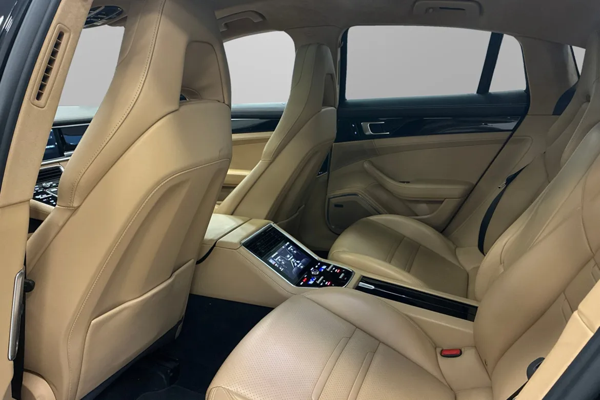 Porsche Panamera 4 E-Hybrid