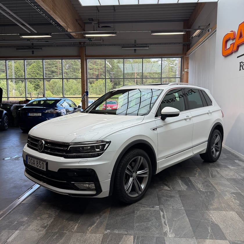 Bild 5 av Volkswagen Tiguan 2.0 TDI BMT 4Motion GT R-line Cockpit Panorama