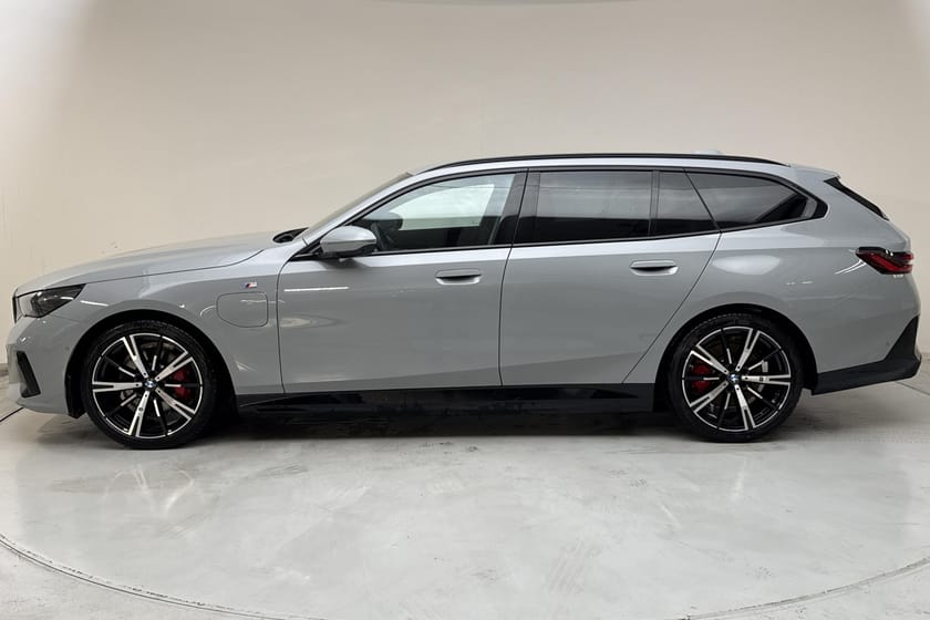 Bild 2 av BMW 530e Touring Touring, G61 (299hk) M Sport Pro