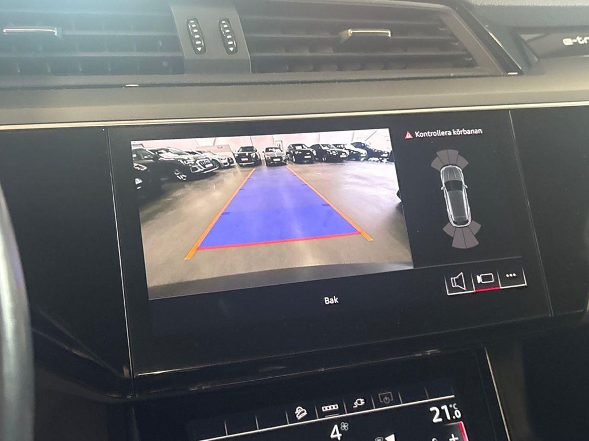 Audi Audi Q8 55 e-tron quattro — bild 19