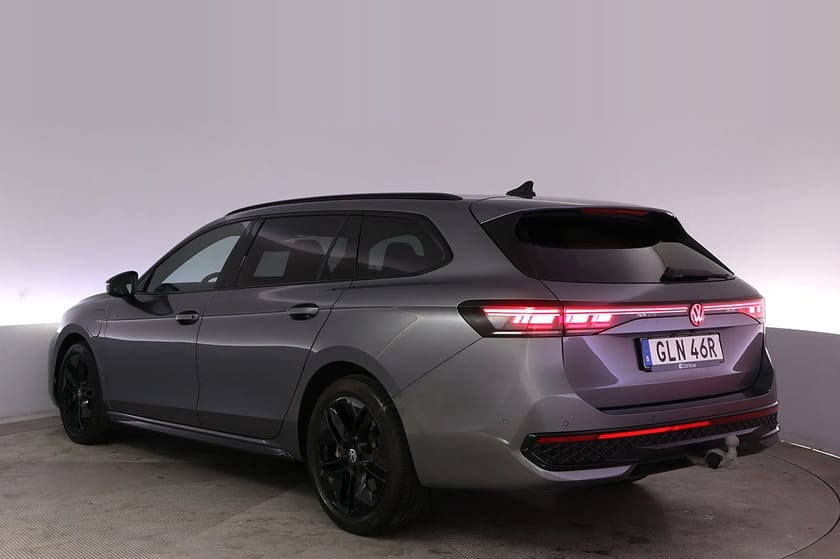 Bild 4 av Volkswagen Passat Variant eHybrid R-line Black Style Drag
