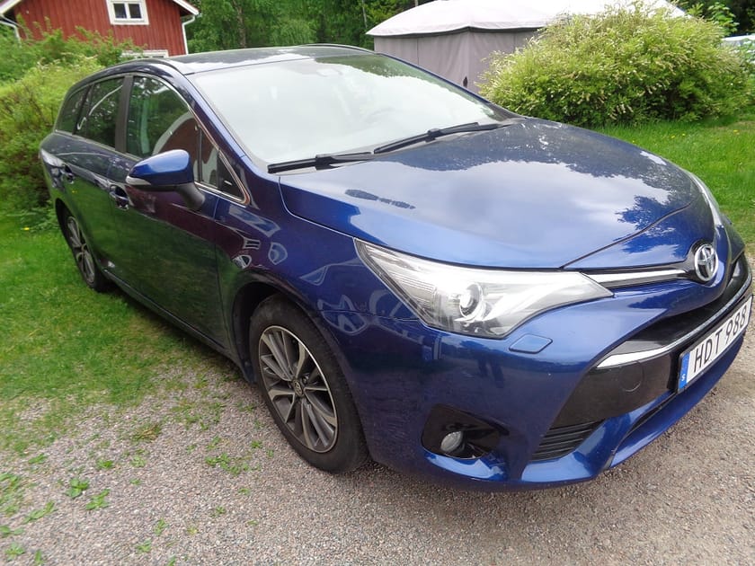 Bild 2 av Toyota Avensis Kombi 1.8 END. 12000 MIL/2ÄG/FULLSERV/BES O SKATTAD/INB