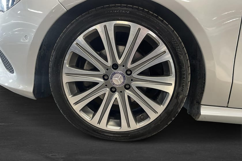 Bild 5 av Mercedes-Benz CLA 200 d Shooting Brake 4MATIC Drag B-kam M&K-värmare
