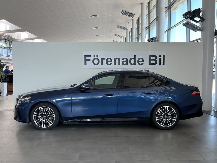 Bild 3 av BMW i5 eDrive40 Sedan M Sport Drag Rattvärme Drive/Park Assist