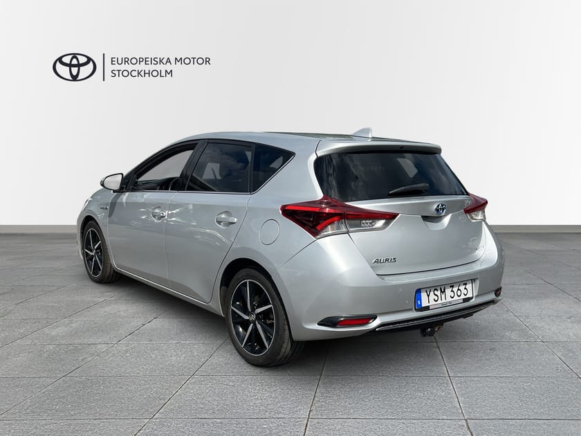 Bild 3 av Toyota Auris Hybrid 5-D Intense Edition Dragkrok Vinterhjul