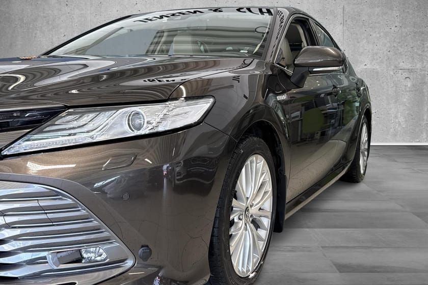 Bilde 5 av Toyota Camry Hybrid Hybrid. 2,5l-218hk. Defa m-varmer, HUD, Skinn, JBL.