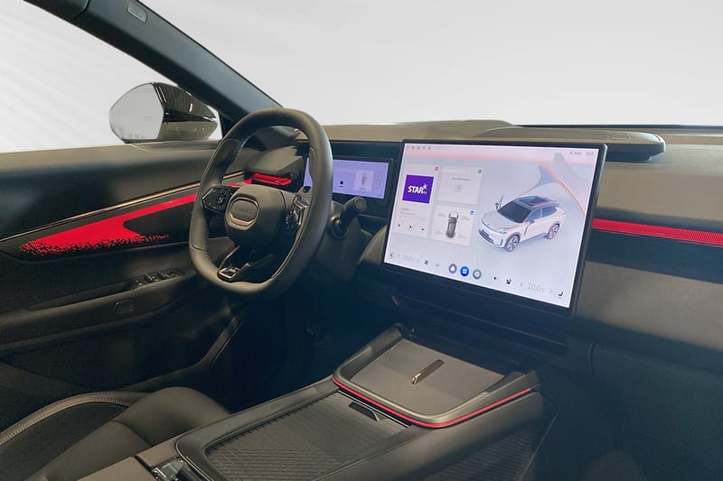 Lynk & Co 08 PHEV