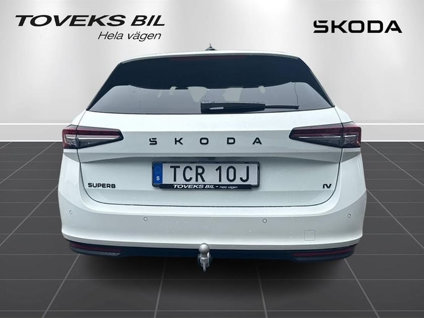 Bild 4 av Škoda Superb iV Kombi SPORTLINE 1,5 TSI 204 HK 6 VXL DSG
