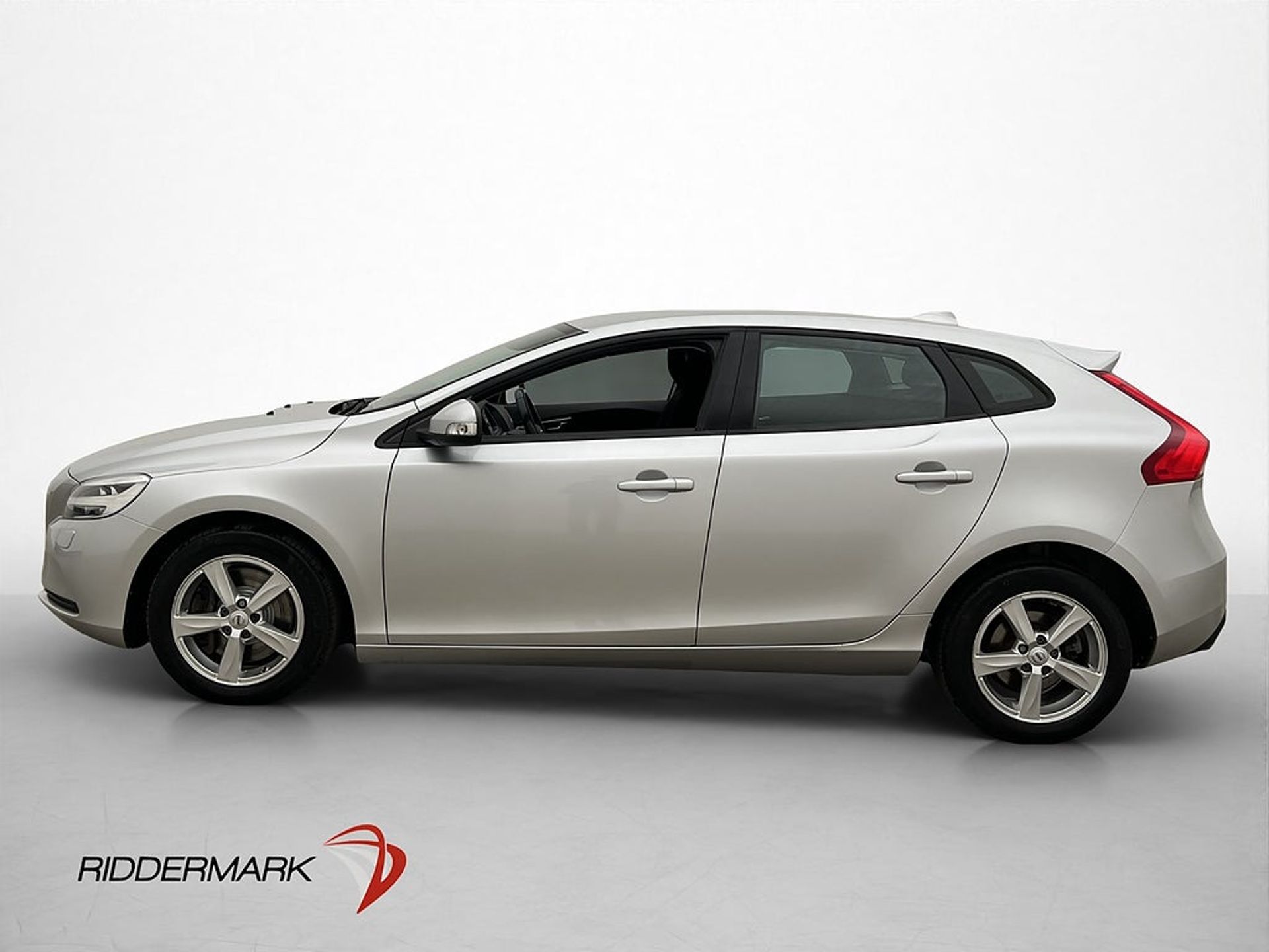 Volvo V40 2018, photo 4/10