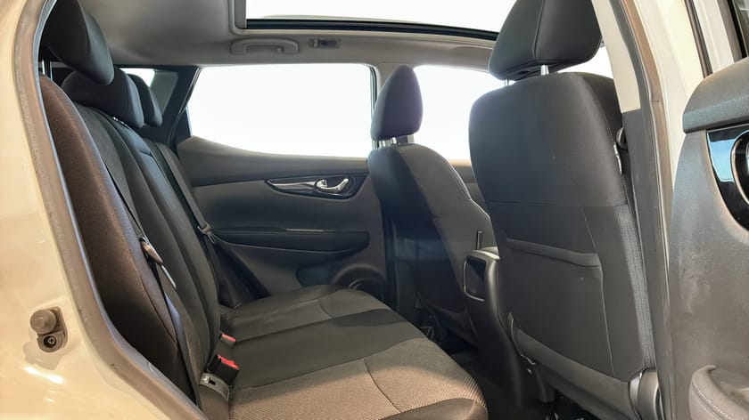Bild 5 av Nissan Qashqai DIG-T 115 hk Automat N-Connecta Glastak 3,95% ränta*