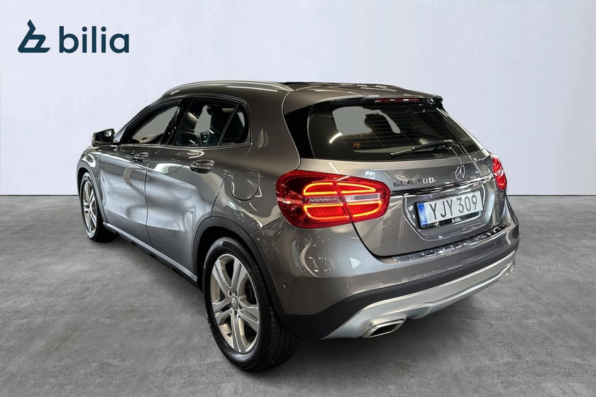 Bild 2 av Mercedes-Benz GLA 200 Panorama Värmare kamera Carplay