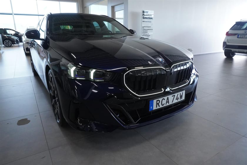 Bild 5 av BMW 530e xDrive Touring M Sport Pro Pano Drag