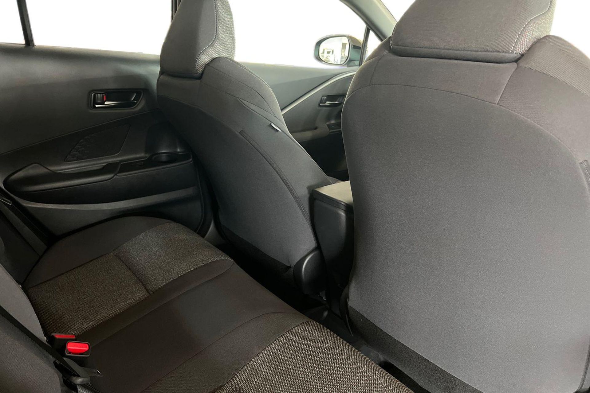 Toyota C-HR PHEV 2026, photo 7/10