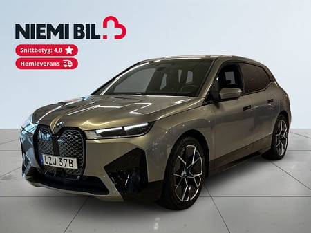 BMW iX xDrive50 Sport Package MOMS Drag 360° H/K-ljud Navi S&V
