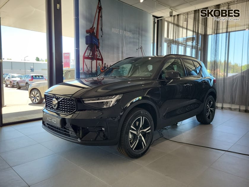 Bild 3 av Volvo XC40 B3 FWD Bensin Plus Dark