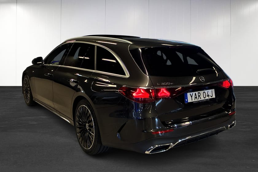Bild 4 av Mercedes-Benz E 300 T e 9G | AMG | 360 | Hyperscreen | Drag | Pano | Minnespaket |