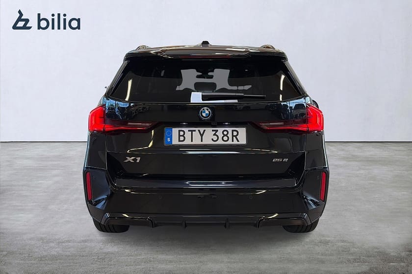 Bild 4 av BMW X1 xDrive25e M Sport Edition H/K Elstolar Rattvärme Drag