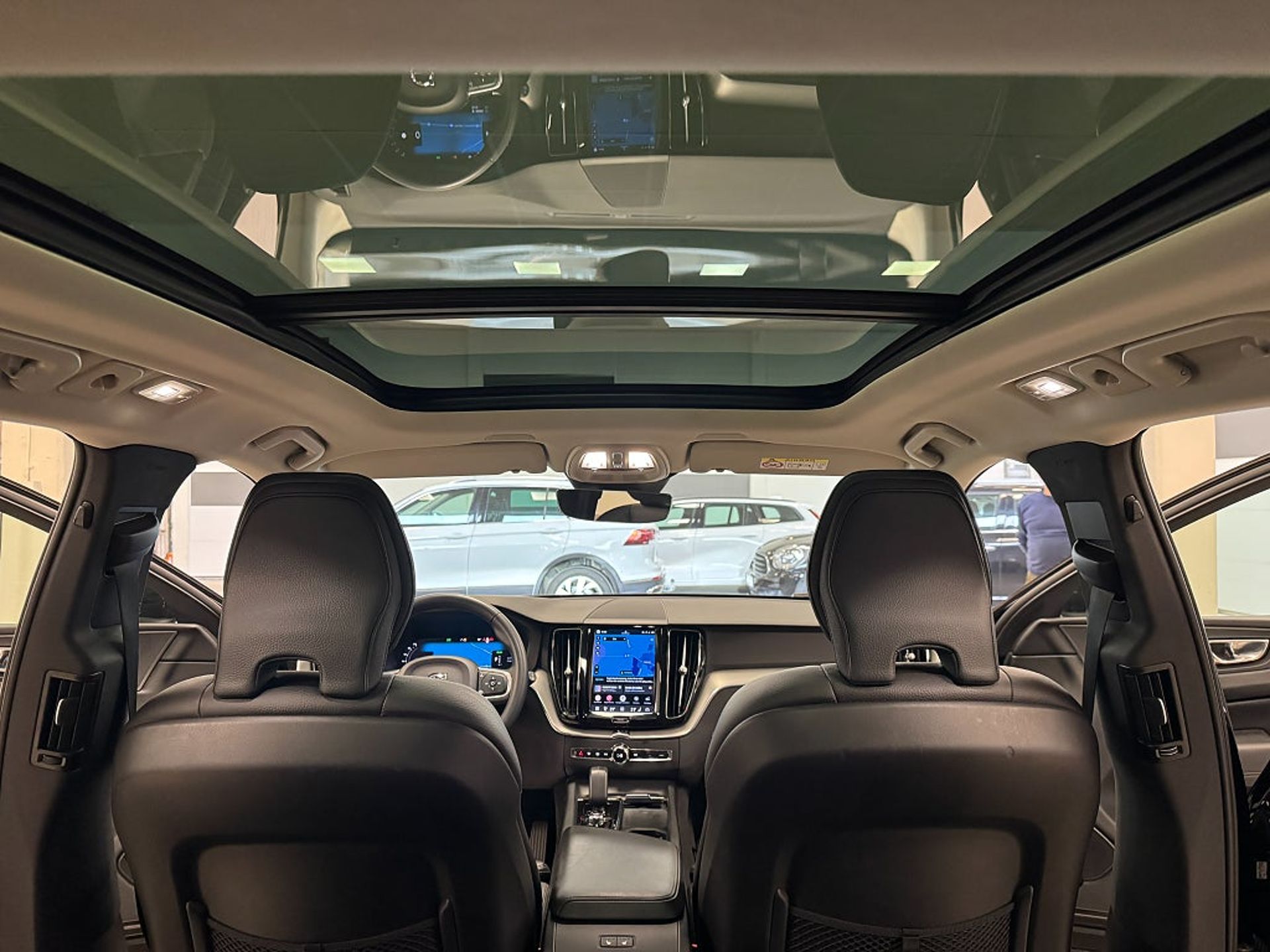 Volvo XC60 Recharge T6 AWD Helskinn 2023, bild 6/10