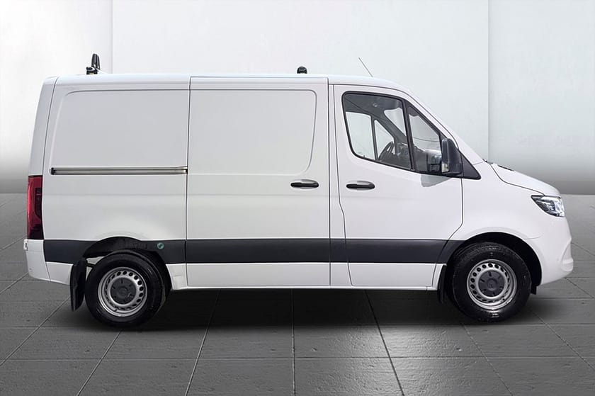 Bild 4 av Mercedes-Benz Sprinter 317 CDI RWD Panel Van Drag 360° 3-sits Läder Inredd MOMS 170hk