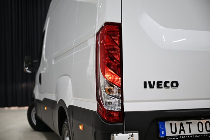 Bild 5 av Iveco Daily 35-140 Van 136HK L3H2|Automat|Drag|3.5tondragvikt|Webasto|Moms