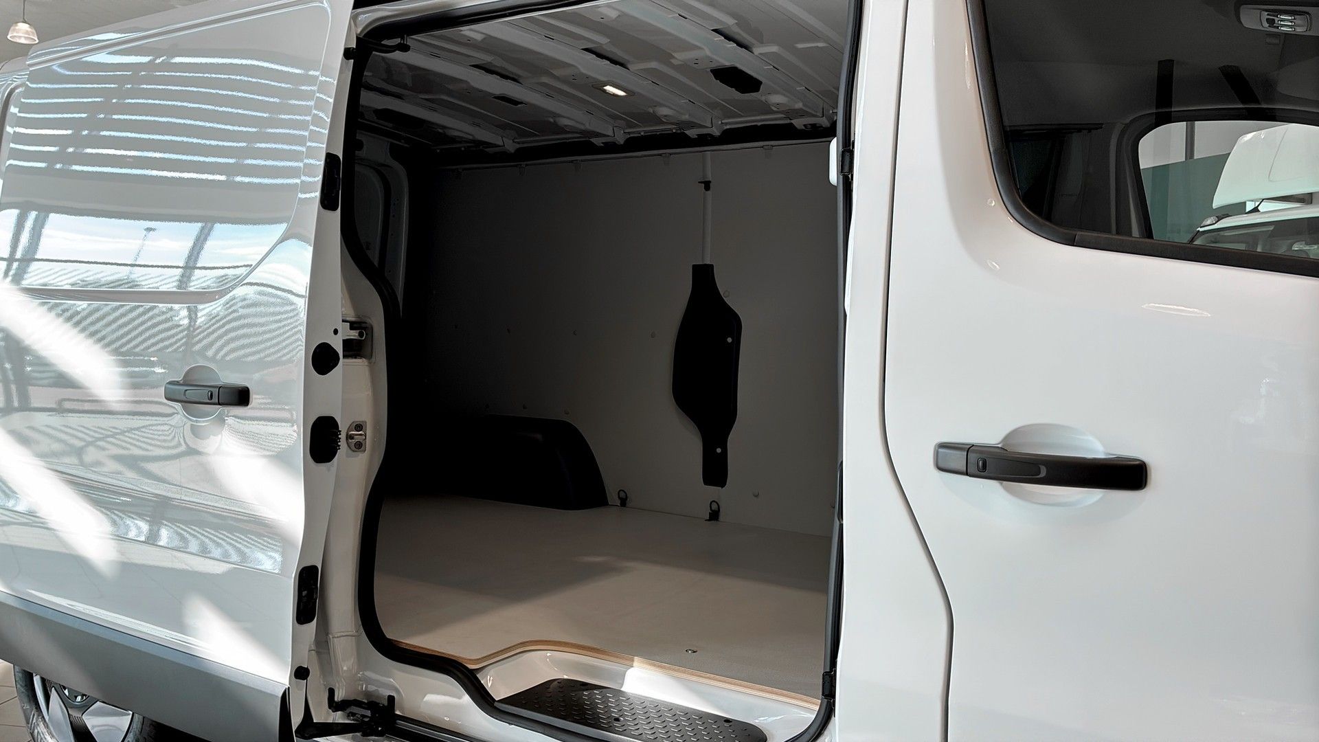 Renault Trafic L2H1 NORDIC LINE AUTOMAT 2027, bild 5/10