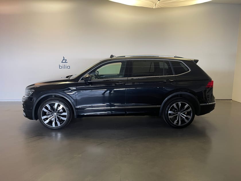 Bild 2 av Volkswagen Tiguan Allspace 5-sätes 4Motion/ Dragkrok/ Panoramatak/ Läderstol/ Navigation/