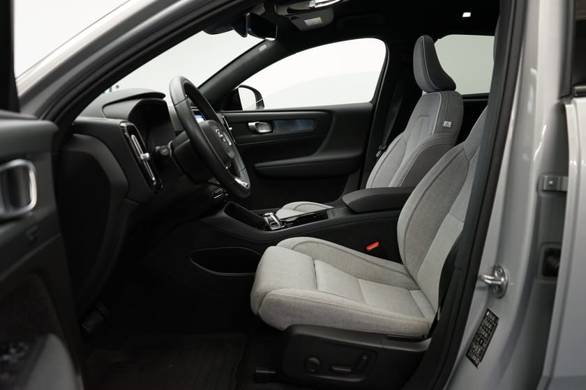 Bild 5 av Volvo C40 Recharge Plus Edition, Navigation, on call, Baklucka elmanövrerad, Panoramaglastak ej öppnb