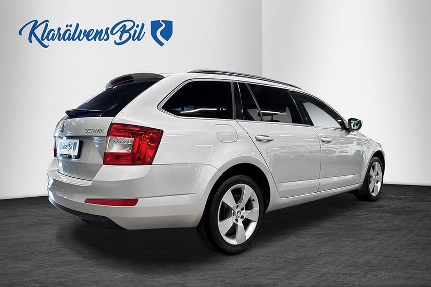 Bild 5 av Škoda Octavia Kombi Skoda 1.6 TDI Ambition Euro 6 (110hk) CarPlay Pdc