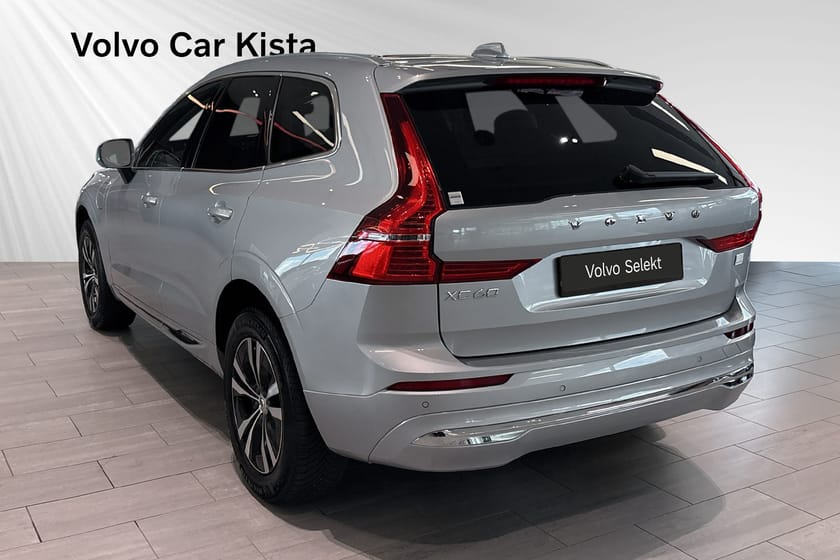 Bild 4 av Volvo XC60 Recharge T6 Core Edition Panorama B-Kamera