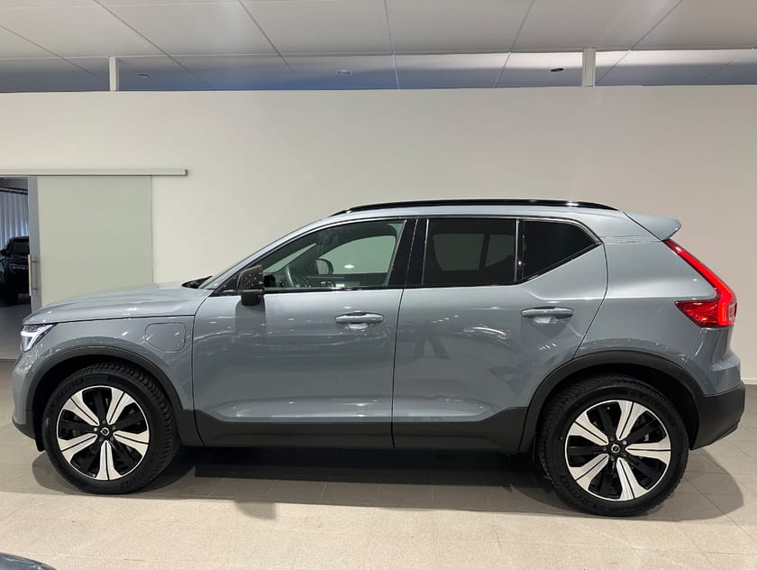 Bild 3 av Volvo XC40 Recharge T5 Plus Dark/ Parkeringskamera bak/ Navigation