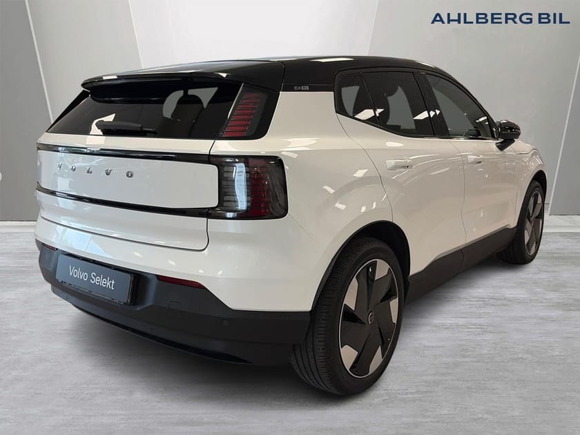 Bild 5 av Volvo EX30 Twin Motor Performance Plus 🟢Halvautomatisk Dragkrok, HarmanKardon, Google Maps, Apple Carplay