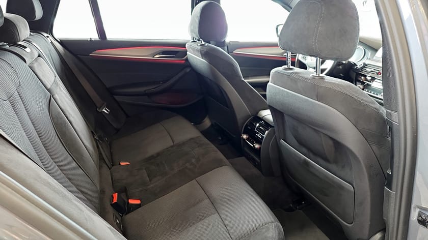 Bild 5 av BMW 530i Touring I | Dragkrok | M-Sport