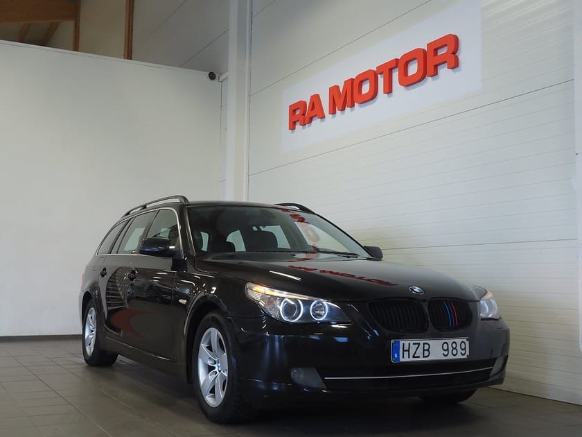 Bild 1 av BMW 520i Touring 170hk Comfort Automat Drag P-Sensorer Skinn