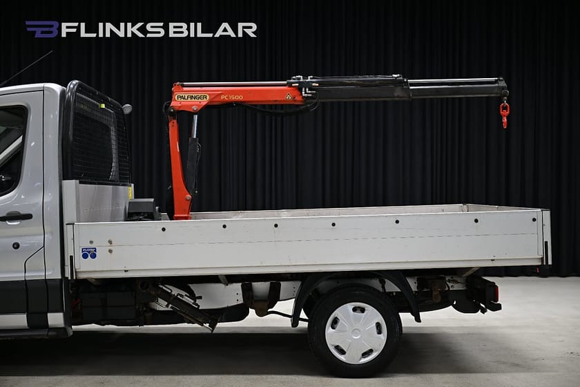 Bild 4 av Ford Transit 310 Chassi Cab 2.2 TDCi 125HK Flak|Palfinger|Kranbil|Drag|EnÄgare|Moms