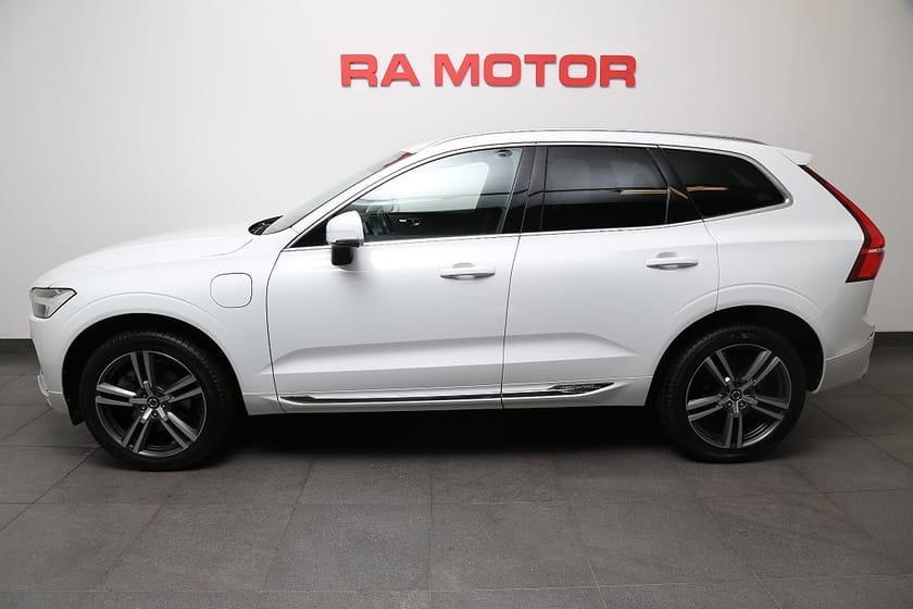 Bild 3 av Volvo XC60 Recharge T6 Inscription Exp AWD Pano H/K Drag Leasbar