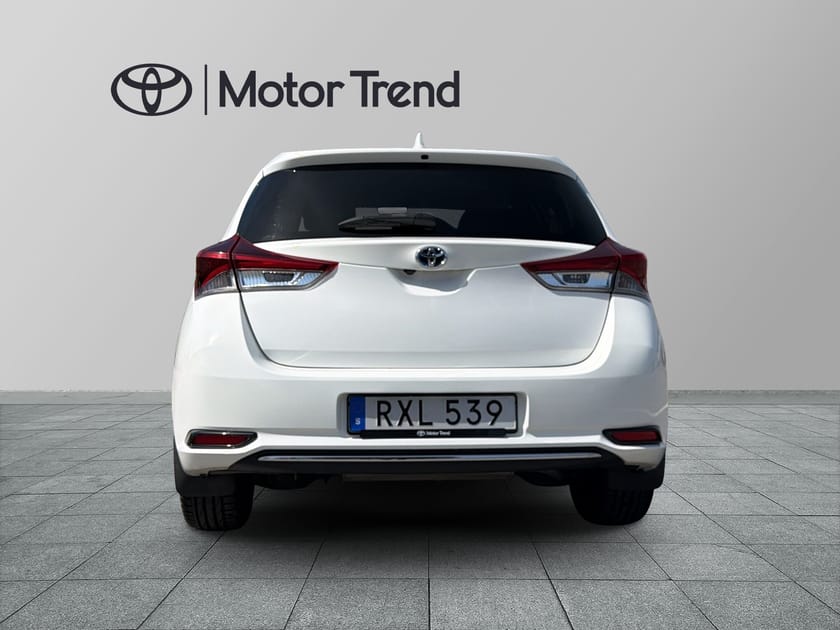 Bild 5 av Toyota Auris Hybrid 1.8 HSD 5DR INTENSE EDITION VINTERHJUL