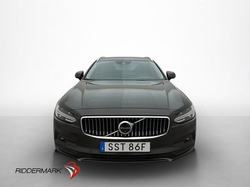 Bild 2 av Volvo V90 B4 Momentum Drag Värmare 360° H/K Skinn Navi BLIS