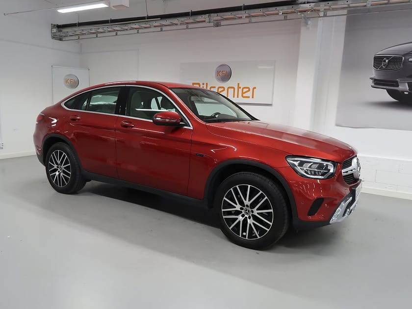 Bild 4 av Mercedes-Benz GLC 300 e Coupé 4MATIC EXCLUSIVE V-Däck ingår 360°-Burmeste