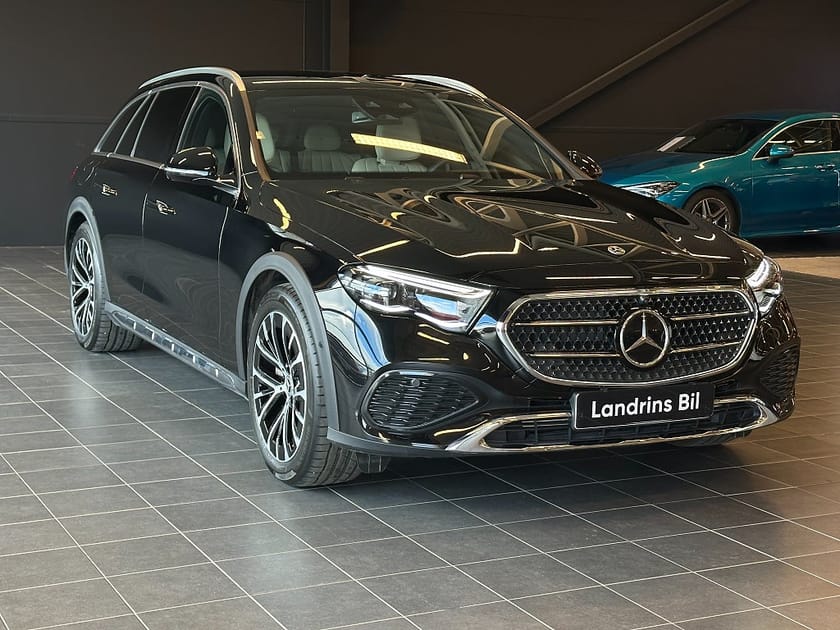 Bild 3 av Mercedes-Benz E 300 de 4MATIC All-Terrain 300de Avantgarde Premium, Drag, Moms