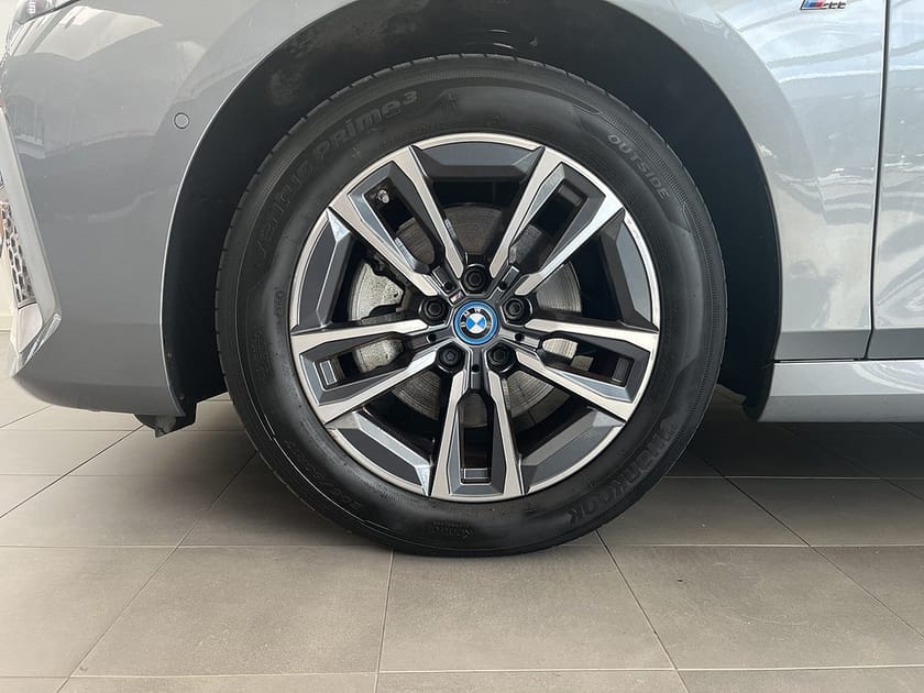 Bild 4 av BMW 225e xDrive Active Tourer 225 M Sport Drivning Assist Panorama