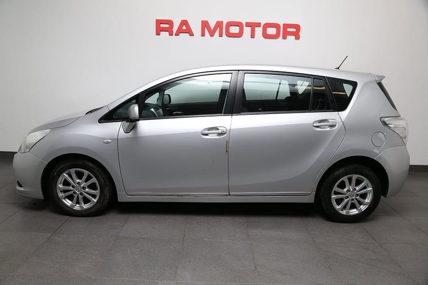 Bild 3 av Toyota Verso 1,8 147hk Business Aut Panorama Motorv 7-Sits